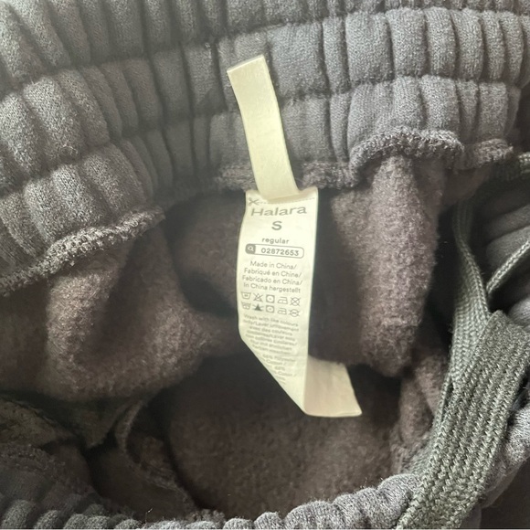 Halara Black Jogger Pants - Picture 2 of 3